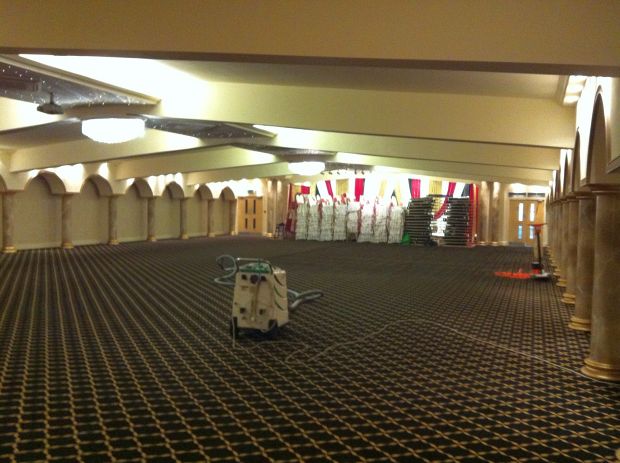 Commercial carpet cleaning - 400 sq.mtr. banqueting hall, carpet cleaned over night and ready for business next day