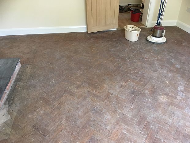 Parquet floor before cleaning
